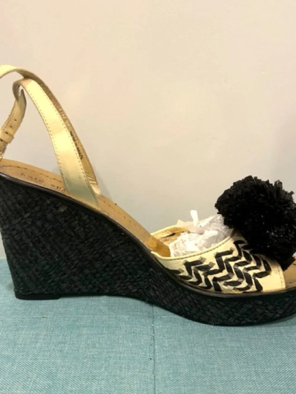 Kate Spade Leather & Raffia Espadrille Wedge Sandals with Black Pom Poms! Sz 9